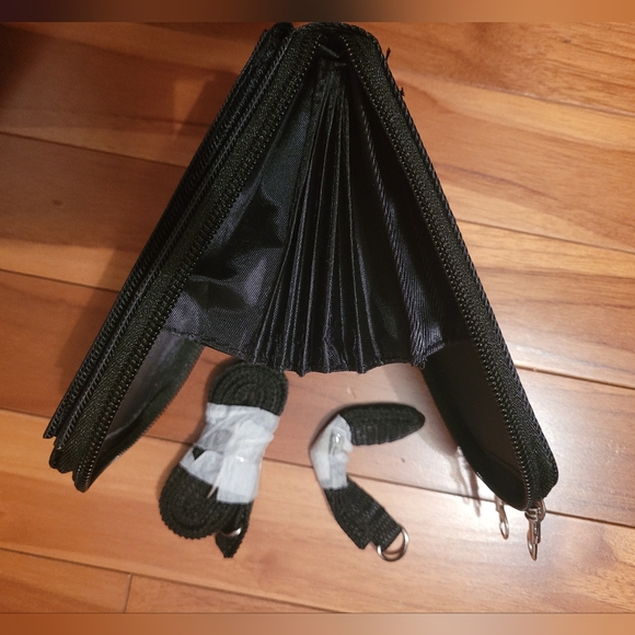 NEW in Box Phone Touch Purse, with 2 Straps,credit card,cash,ID, license holder. - Picture 6 of 15